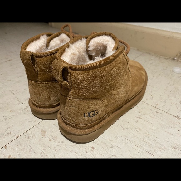 Uggs - Picture 4 of 5
